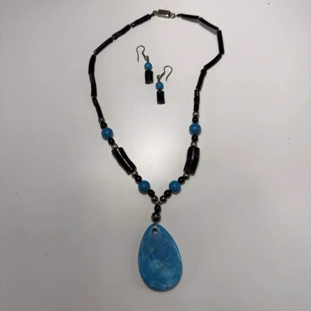 Southwestern Blue Teardrop Pendant Necklace & Dangle Earrings Set Boho Chic‎